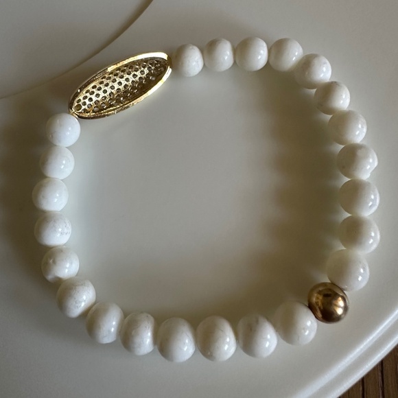 Compressed Shell Stretch Bracelet with Gold Pave Connector - Picture 6 of 9